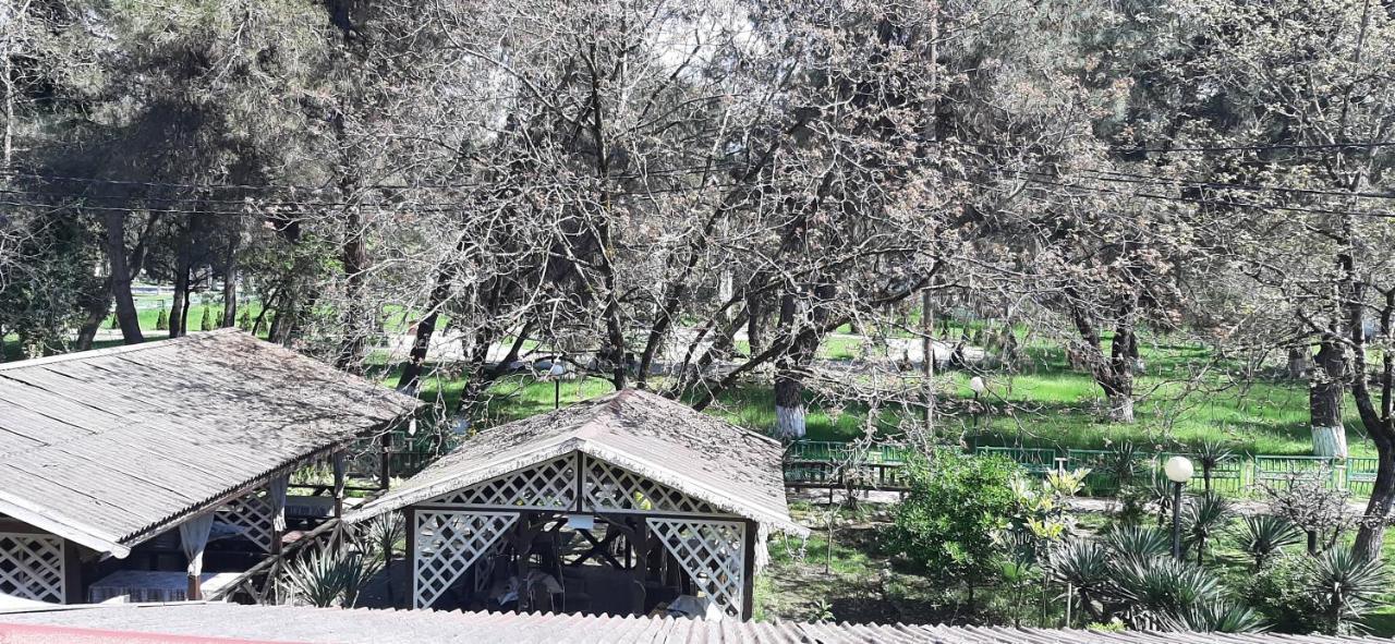 Гостиница "Курорт" Πιτσούντα Εξωτερικό φωτογραφία